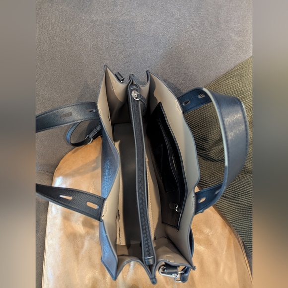 Kenneth Cole Reaction black vegan leather hand bag - Picture 5 of 15